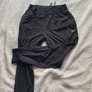 Nike DriFit jogger, L